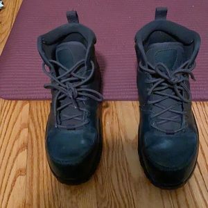 Nikes boots 6Y NO SOLES